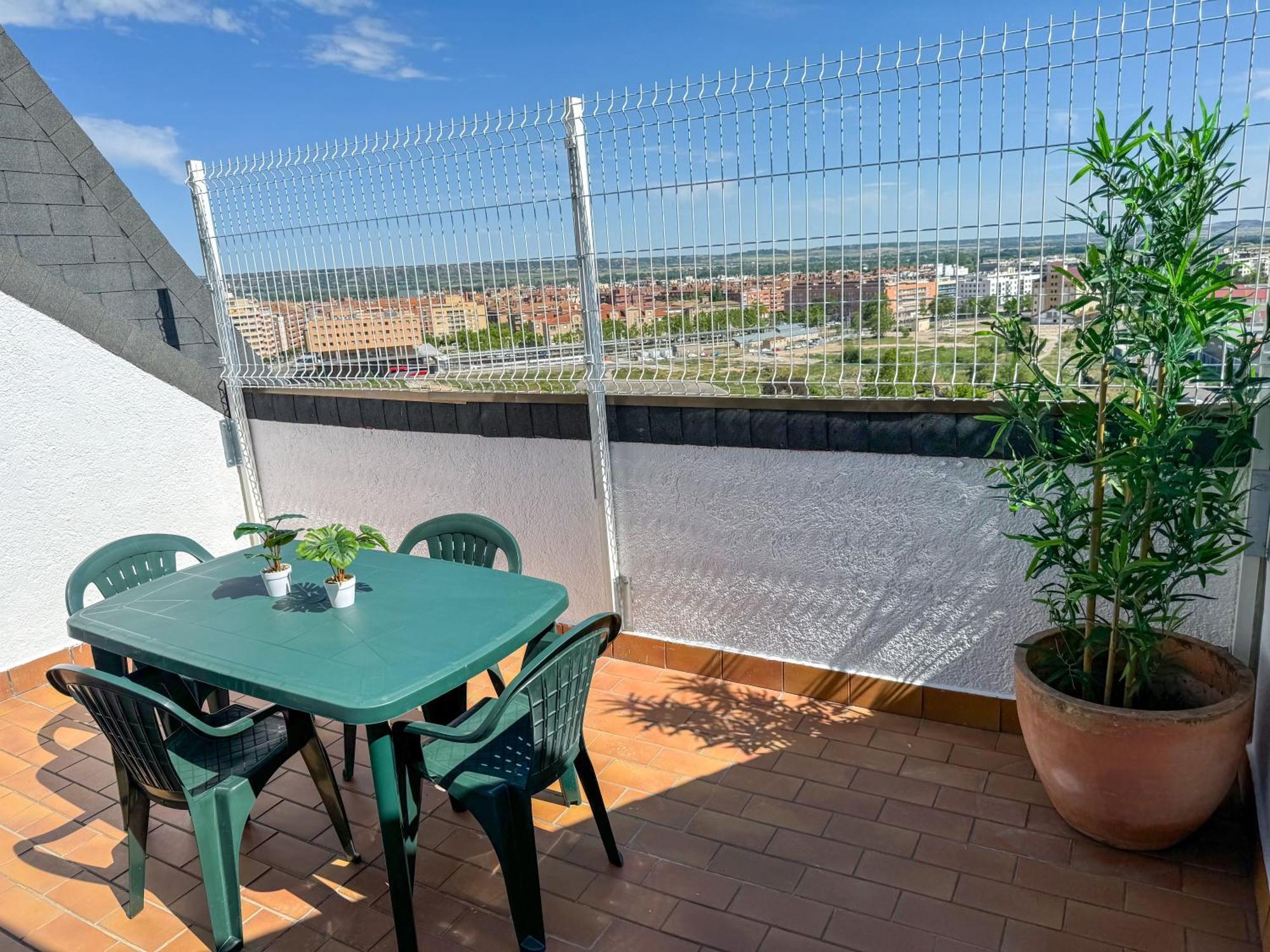 El Halcon Del Pirineo Comotucasa Huesca Exteriör bild